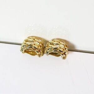 Vintage 80s metal clip-on earrings gold toned medium heavy chain woven texture